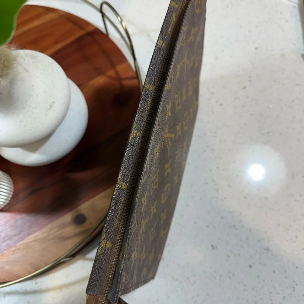 SOLD 🛑 Louis Vuitton LV Authentic Vintage Clutch/Pouch - Picture 4 of 10